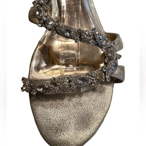 Badgley Mischka Women’s Size 8 Gold Leather Bejeweled Flat Sandals with Zip Heel - Picture 6 of 9